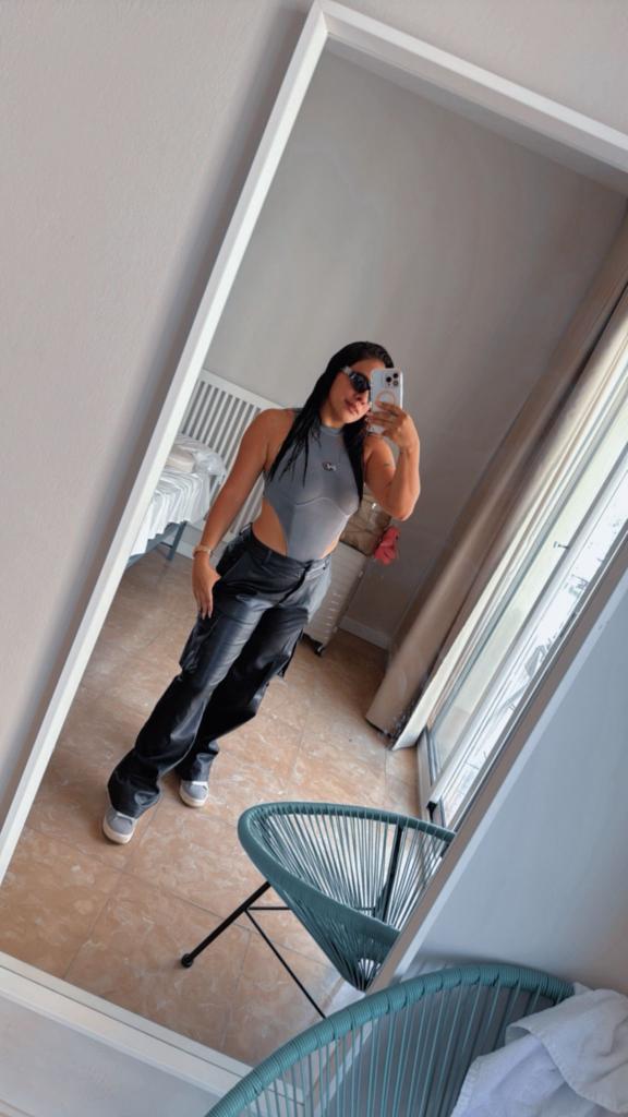 Chica busca chico en Almería: 