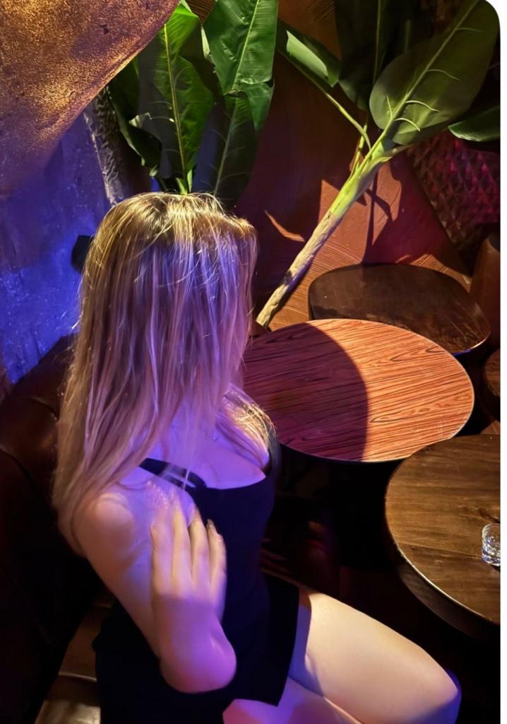 Chica busca chico en Huelva: 