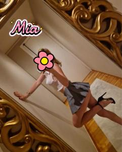 938494895: Chica busca chico en Barcelona