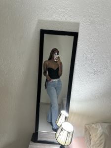 667364332: Chica busca chico en Gerona