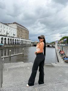 613977635: Chica busca chico en Cádiz