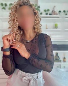 683638044: Chica busca chico en Lugo