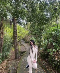 613479866: Chica busca chico en Lérida