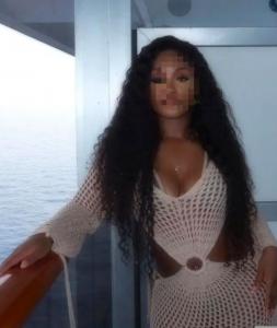 613392890: Chica busca chico en Pontevedra