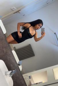 607086277: Chica busca chico en Sevilla