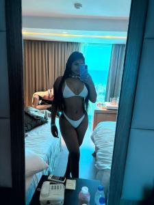 647790078: Chica busca chico en Murcia