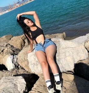 697624169: Chica busca chico en Málaga