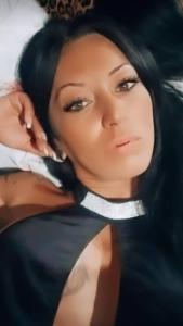 645578117: Chica busca chico en Barcelona