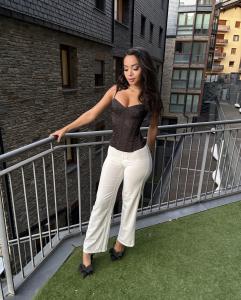 672556396: Chica busca chico en Barcelona