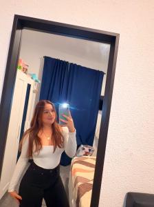 643920369: Chica busca chico en Barcelona