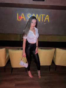 672411786: Chica busca chico en Madrid