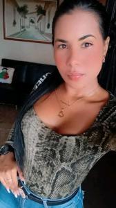 664039705: Chica busca chico en Barcelona