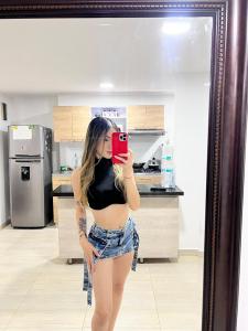 647215205: Chica busca chico en Málaga