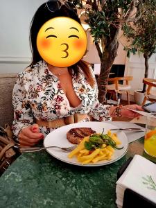 610946204: Chica busca chico en Cuenca