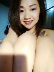 698271196: Chica busca chico en Gerona