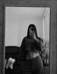 607356697: Chica busca chico en Ibiza