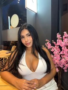 631565867: Chica busca chico en Barcelona