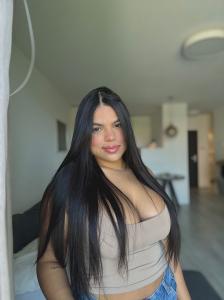 625211833: Chica busca chico en Sevilla