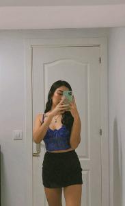 631707403: Chica busca chico en Barcelona