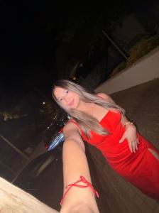 643920369: Chica busca chico en Barcelona