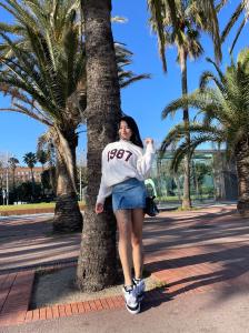 647242159: Chica busca chico en Madrid