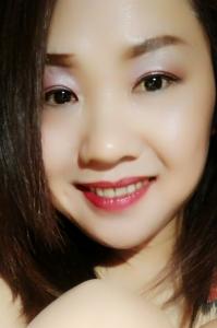 698271196: Chica busca chico en Gerona