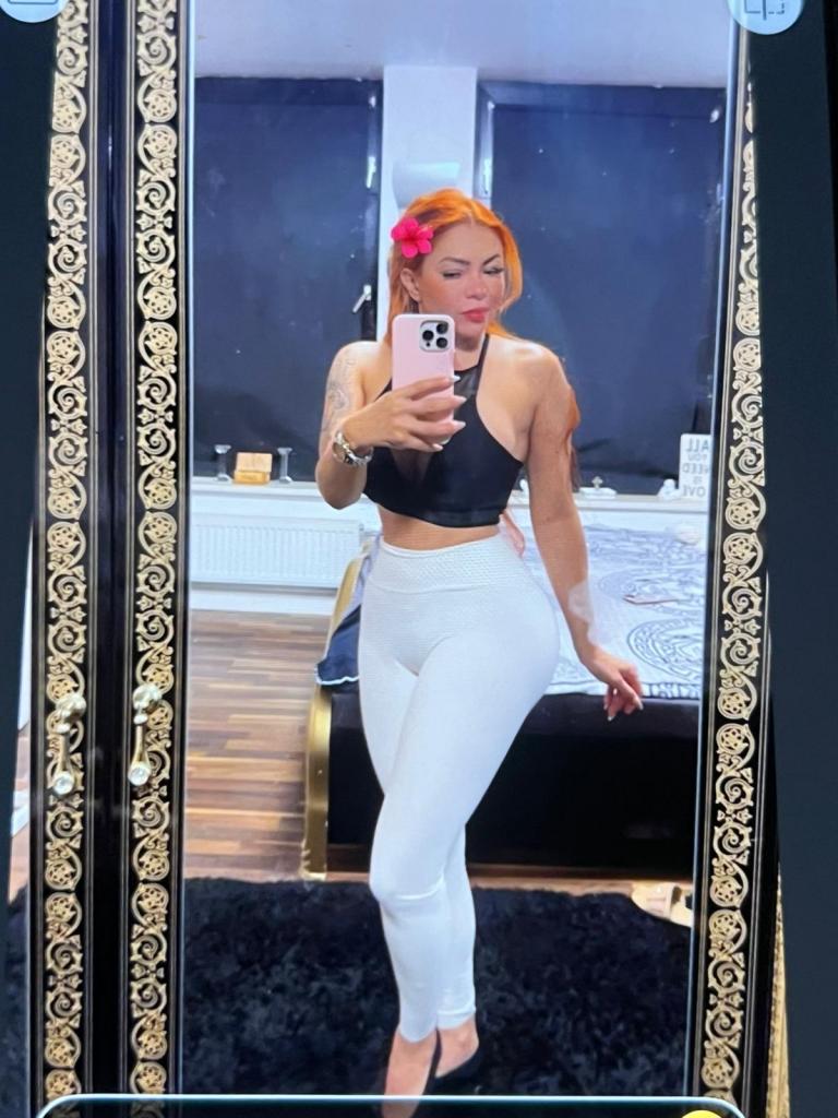 Chica busca chico en Ibiza: Chica busca chico