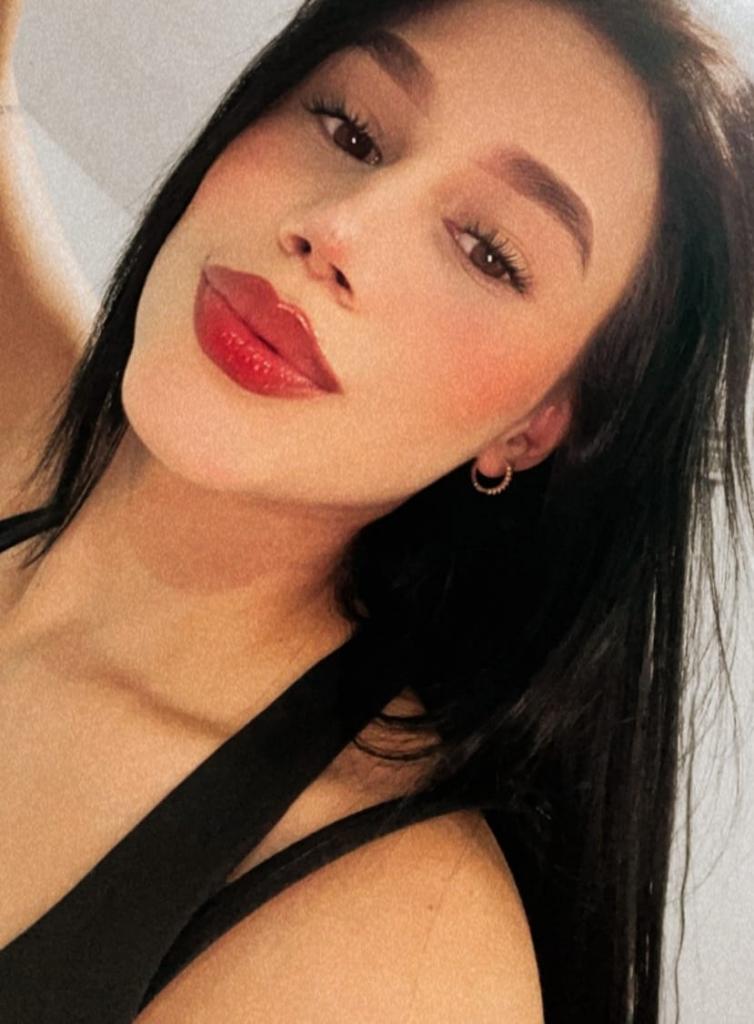 Chica busca chico en Granada: Chica busca chico