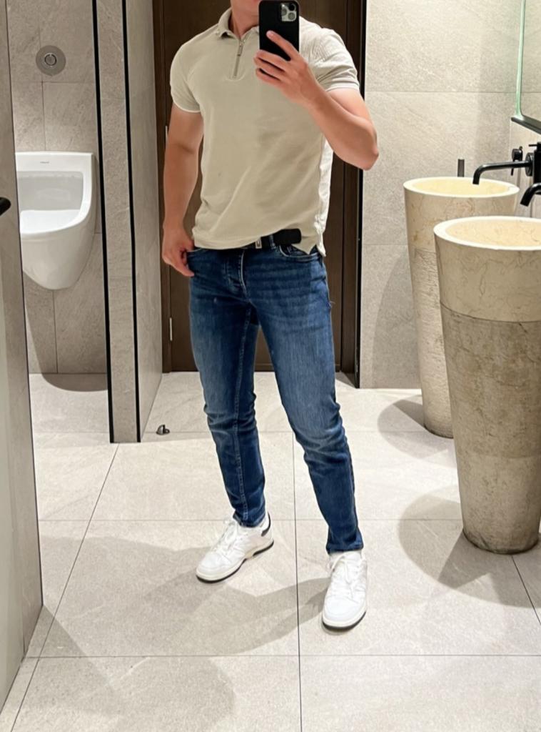 Chico busca chica en Málaga: 