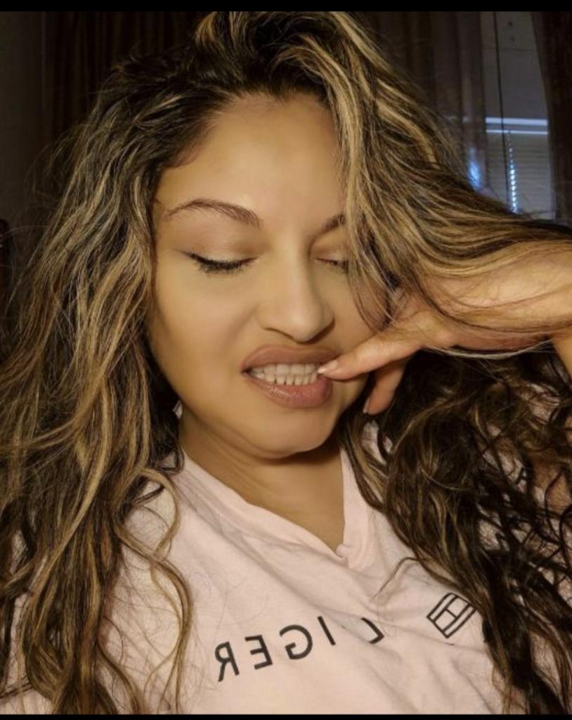 663984678: Chica busca chico en Ávila