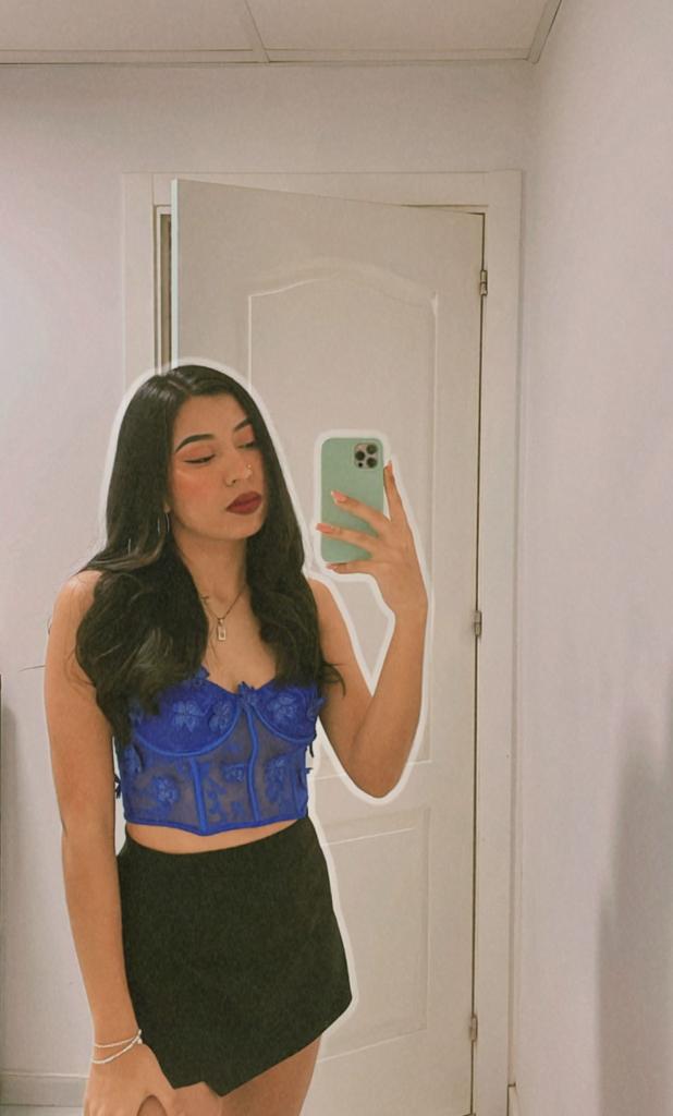 631707403: Chica busca chico en Barcelona