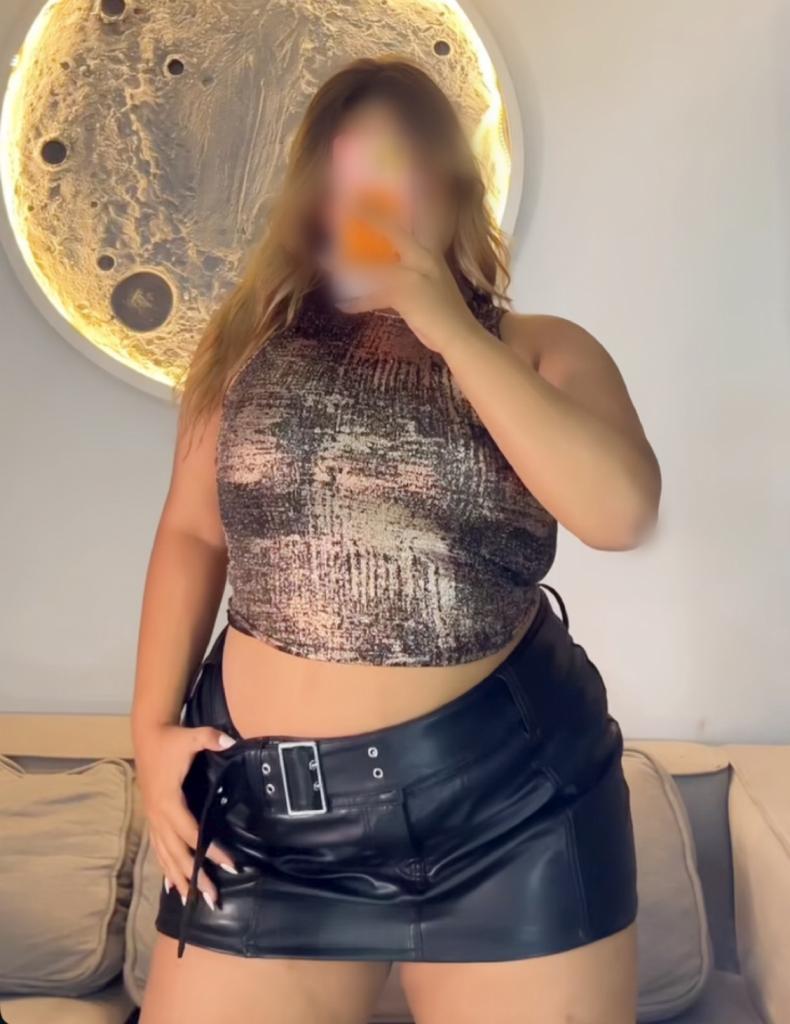 Chica busca chico en Cádiz: 