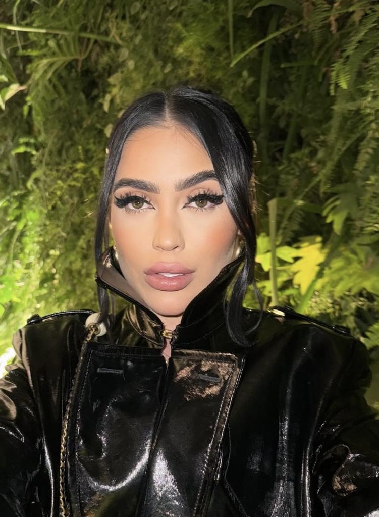 Chica busca chico en Alicante: Chica busca chico