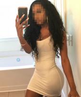 697616166: Chica busca chico en Barcelona