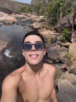 664554548: Chico busca chica en Barcelona