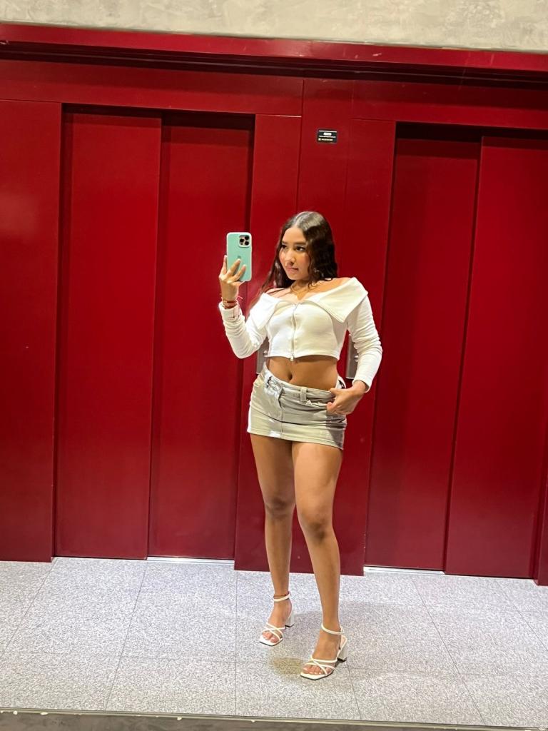 Chica busca chico en Sevilla: 