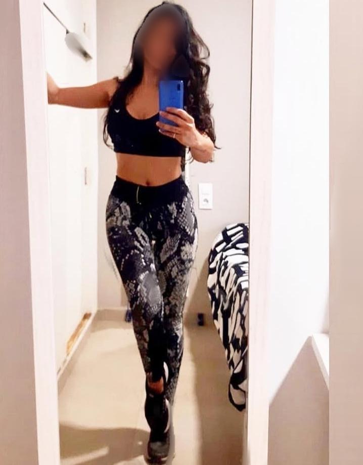 652037056: Chica busca chico en Barcelona