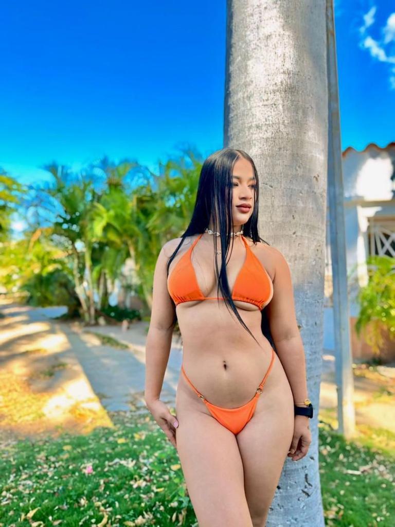 672563510: Chica busca chico en Barcelona