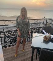 722381424: Chica busca chico en Gerona