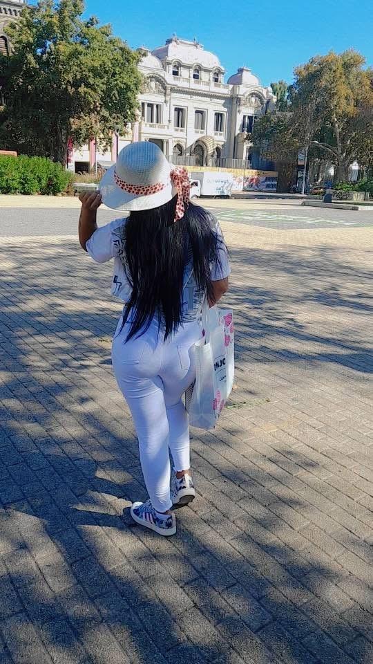 Chica busca chico en Sevilla: 