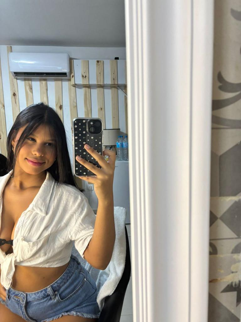 Chica busca chico en Tenerife: 