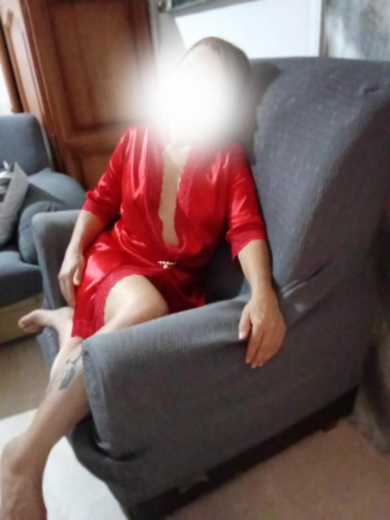Chica busca chico en Granada: 