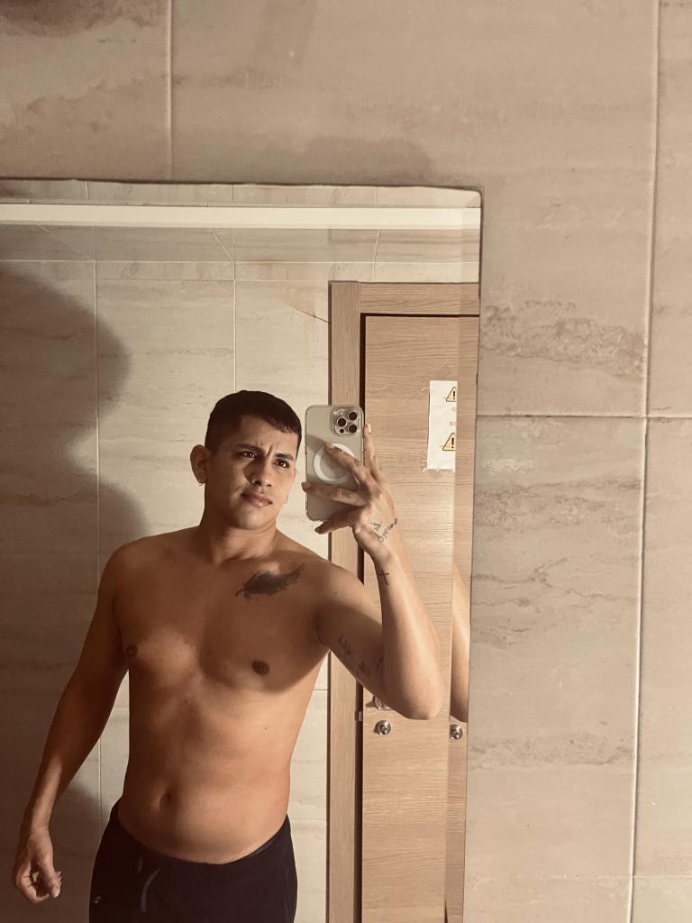 613637662: Chico busca chica en Pontevedra