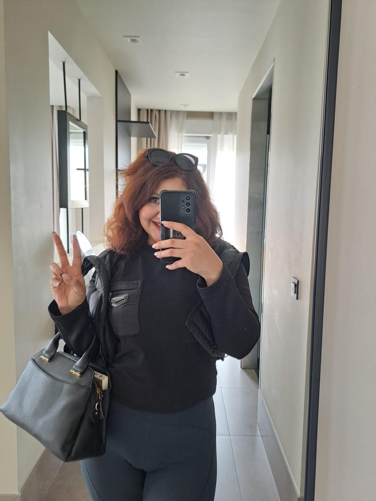 Chica busca chico en Granada: 