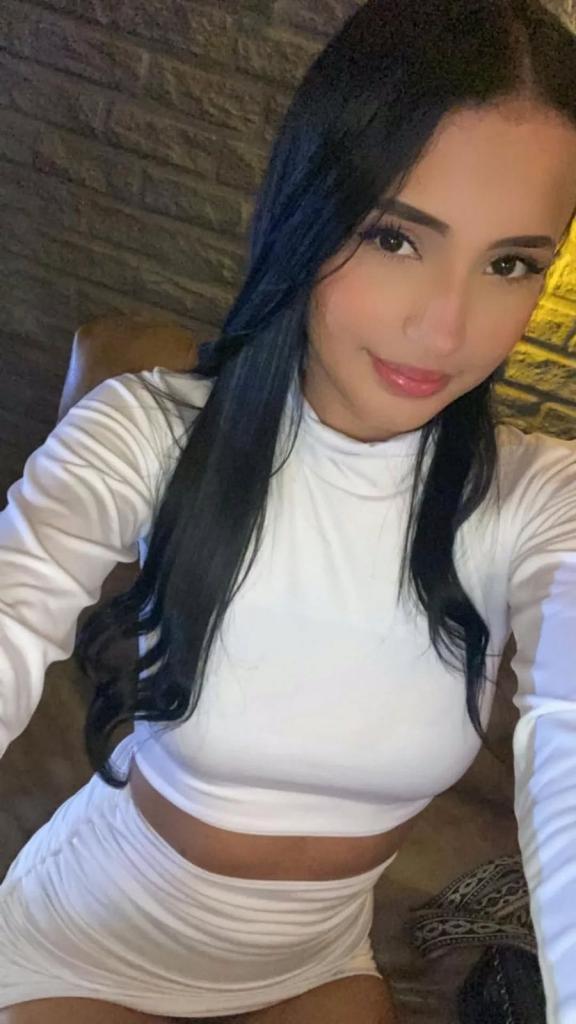 Chica busca chico en Alicante: Chica busca chico