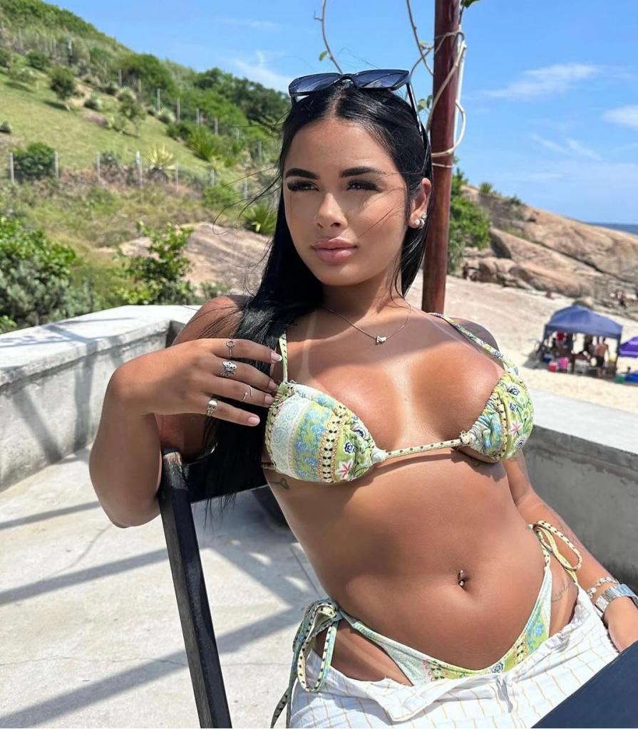 614887273: Chica busca chico en Cantabria