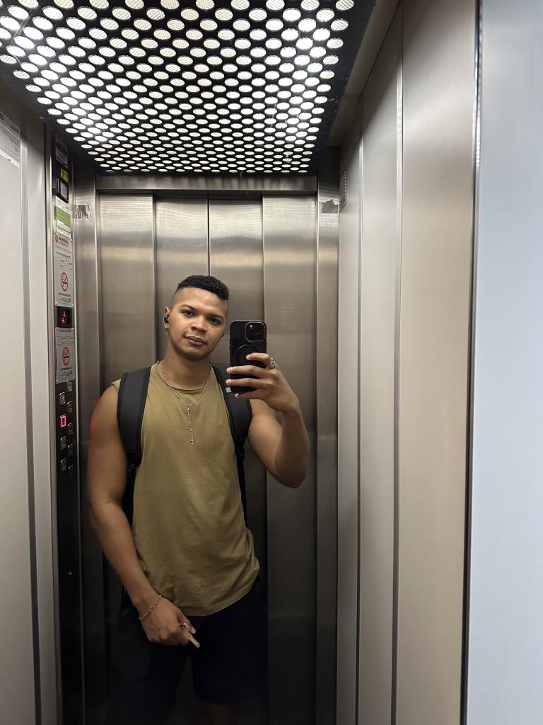 631780828: Chico busca chica en Barcelona