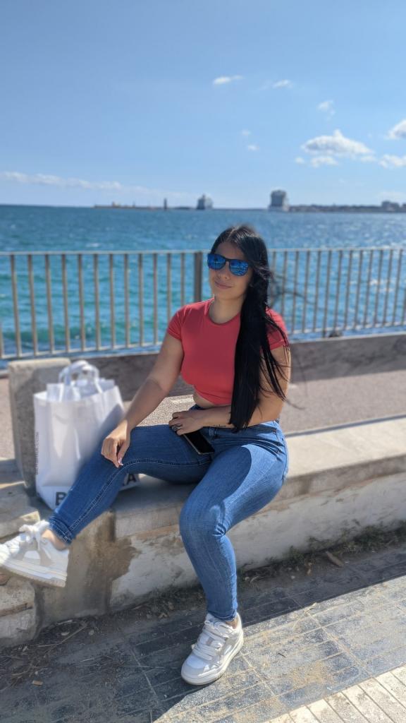623449888: Chica busca chico en Madrid