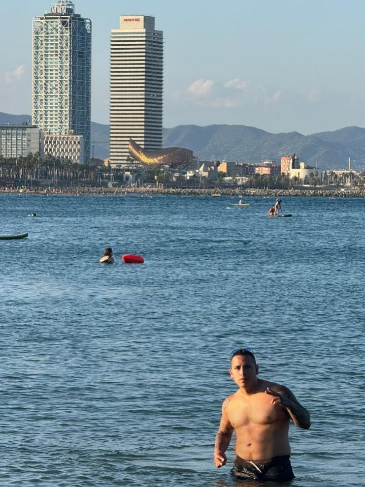 Chico busca chica en Barcelona: 