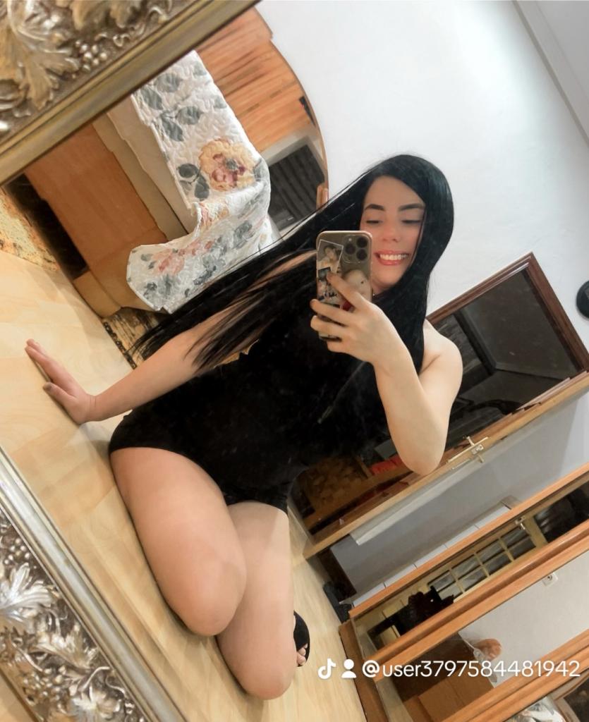 Chica busca chico en Huelva: 